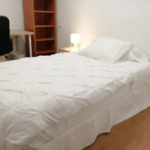 Funcional Y Renovado En Iturrama Apartamento